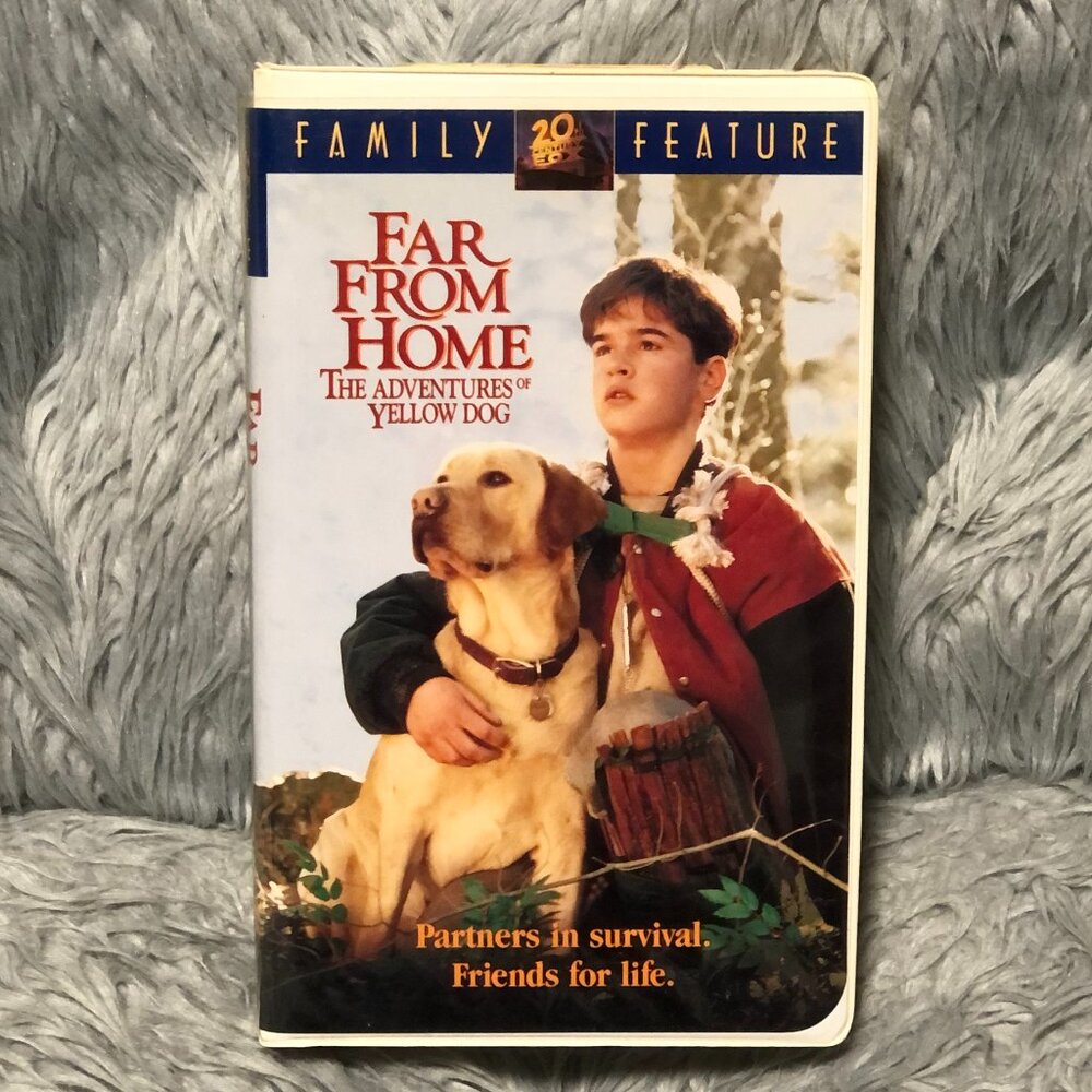 Far From Home: The Adventures of Yellow Dog (VHS, 1995) Clamshell